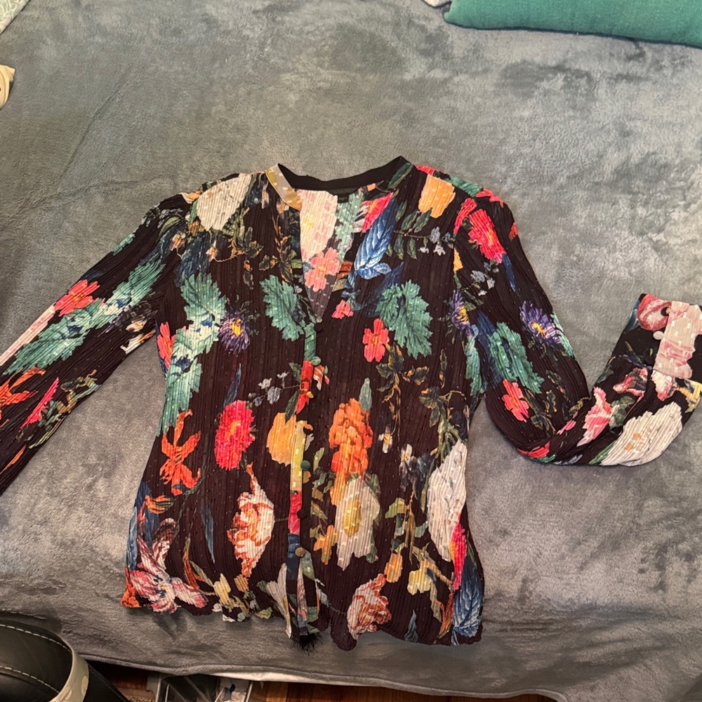 Guess Black Floral Button-Front Blouse